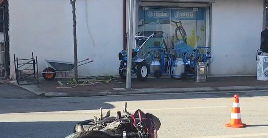 Aksident në Lushnjë, motoçiklisti në gjendje të