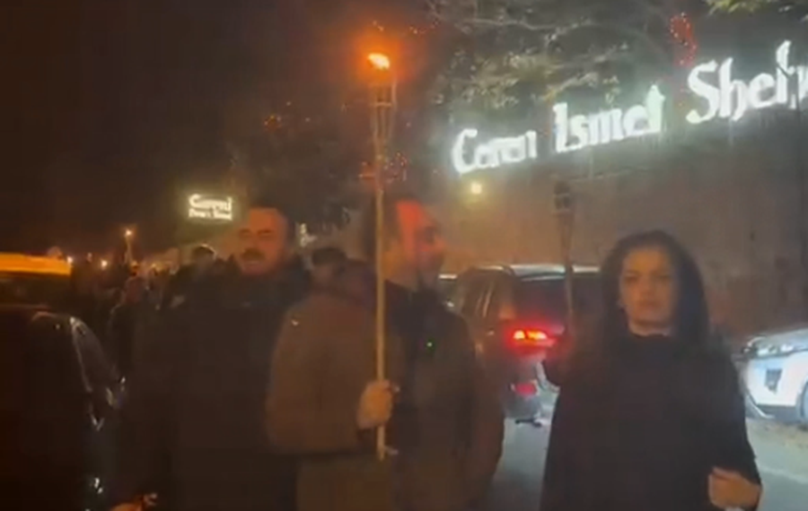 Protest&euml; e PD-s&euml; n&euml; Surrel