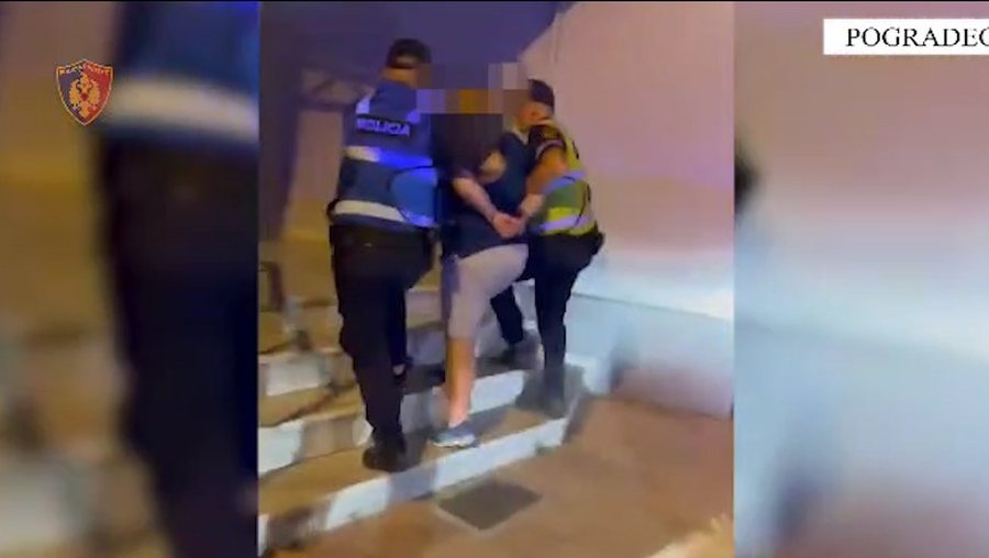 Zjarri n&euml; makin&euml;n n&euml; Pogradec, kush &euml;sht&euml; pronari Artur