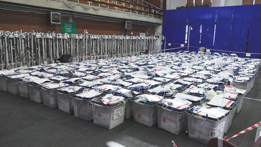 Zgjedhjet n&euml; Kosov&euml;, KQZ nis num&euml;rimin e votave p&euml;r