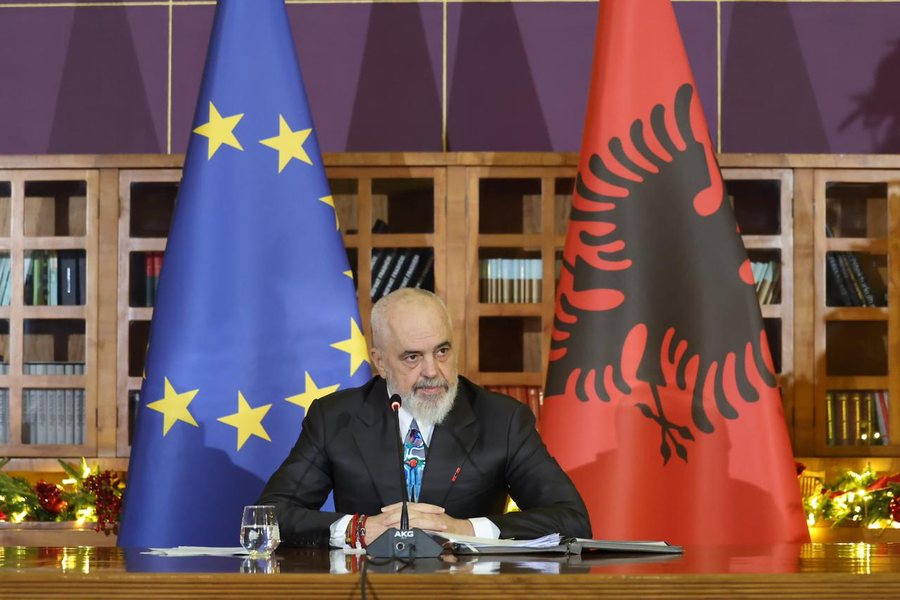 &ldquo;4.4 miliard&euml; euro nga turizmi n&euml; 9 muaj&rdquo;, Rama: Rritje e