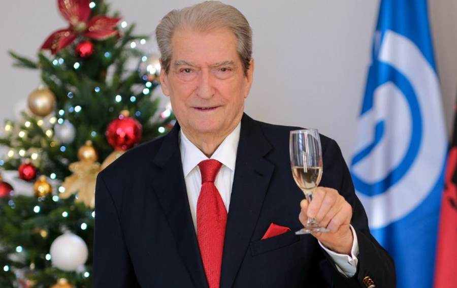 Mesazhi i Berish&euml;s p&euml;r Vitin e Ri: N&euml; 2026 shqiptar&euml;t do