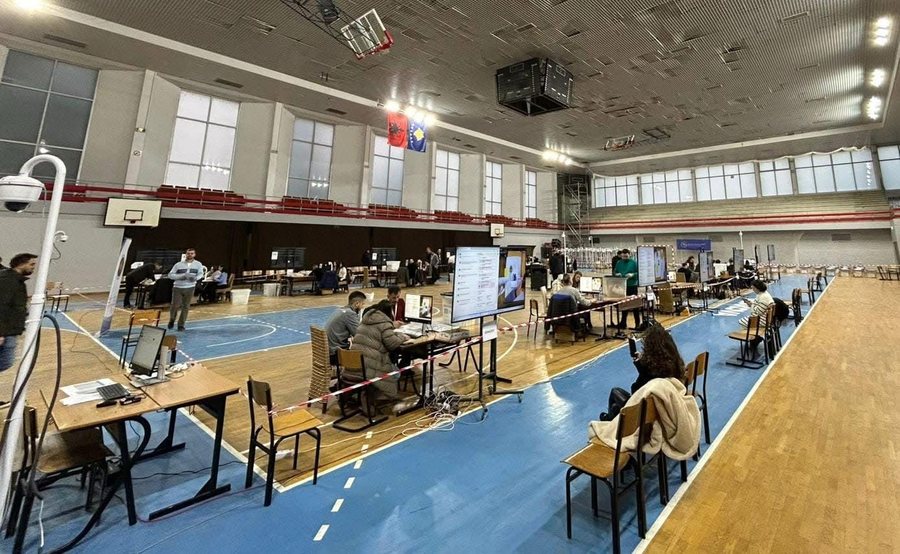 Kosov&euml;, rifillon procesi i num&euml;rimit t&euml; votave p&euml;r