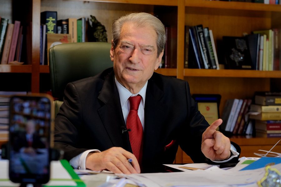 Berisha reagon për ngjarjet në Venezuelë: Arrestimi i Maduros