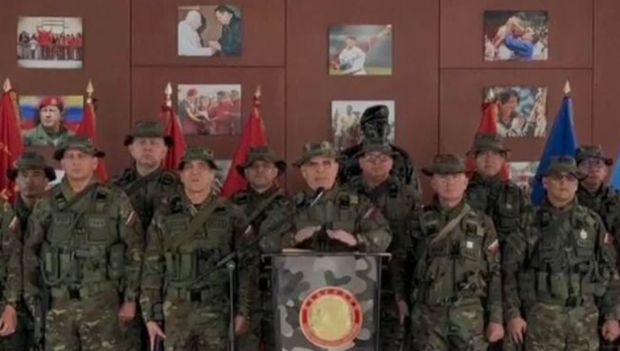 Ushtria venezueliane b&euml;n thirrje p&euml;r lirimin e Maduros,