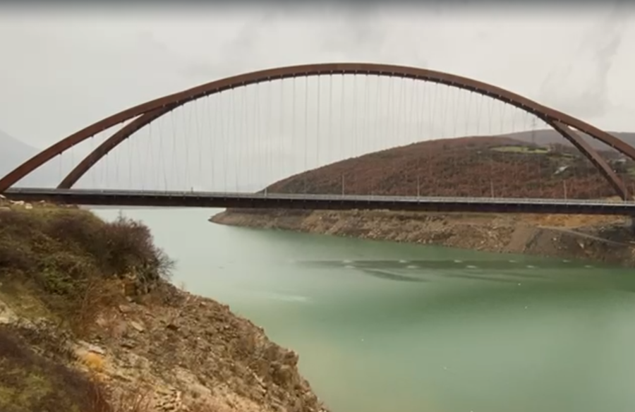 Rriten ndjeshëm prurjet në hidrocentralin e Fierzës, situata