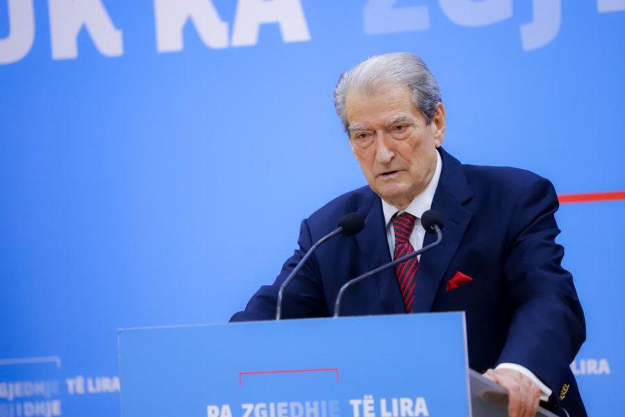 Berisha: Ramaduro si Maduro i ka familjarët të zhytur në