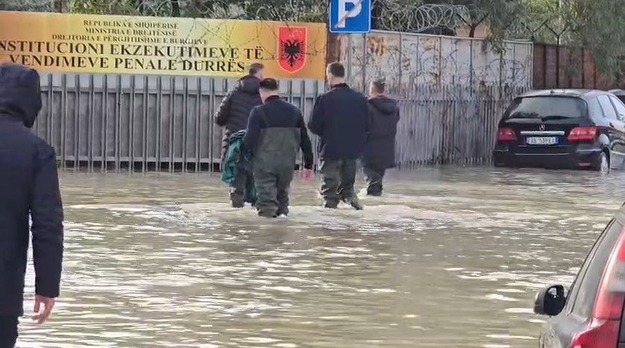 P&euml;rmbytet kati i par&euml; i burgut t&euml; Durr&euml;sit, zhvendosen