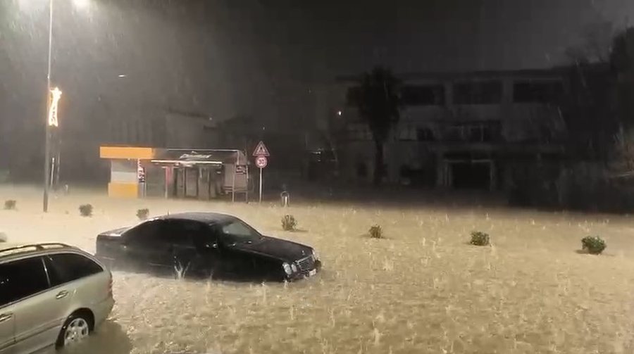Pezullohet m&euml;simi n&euml; shkollat e Gjirokastr&euml;s, dherat dhe inertet