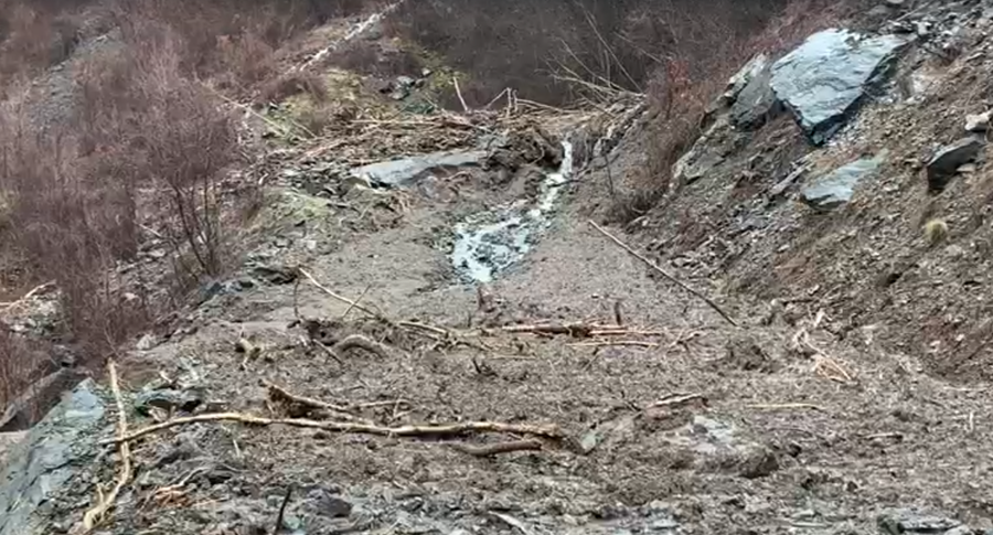 Rruga Kuk&euml;s-Zapod e pakalueshme, prefekti inspekton situat&euml;n