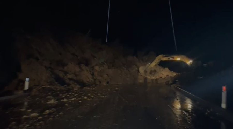 Nuk ndalet rr&euml;shqitja masive e dherave n&euml; aksin Quk&euml;s-Qaf&euml;