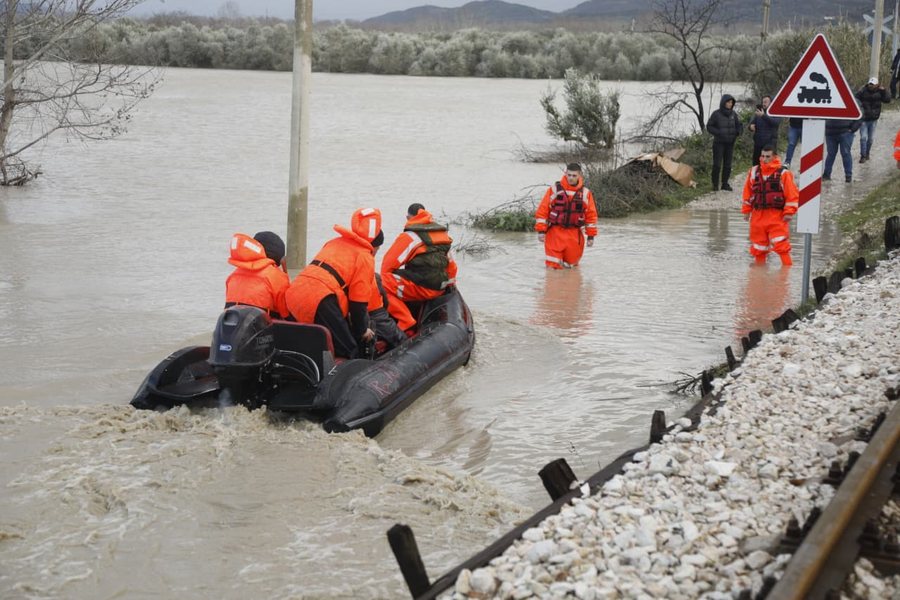 Rama thërret komitetin e emergjencave, PD: Të shpallet gjendja e