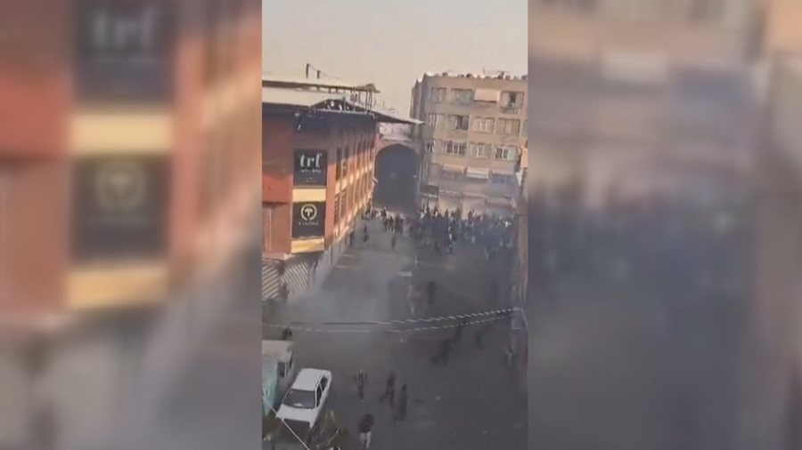 Shpërthen revolta në Iran, viktima, përleshje e të arrestuar