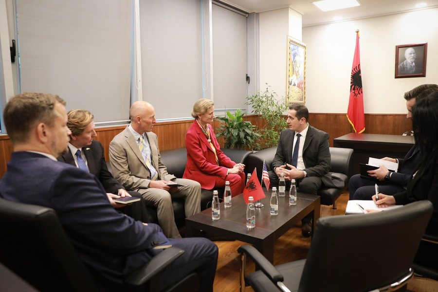 &ldquo;T&euml; bashkuar n&euml; luft&euml;n kund&euml;r krimit&rdquo;, e