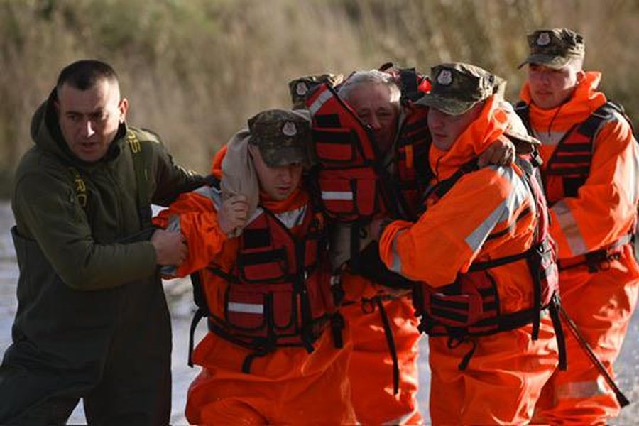 Situata nga përmbytjet, Ministria e Mbrotjes: Mbi 155 efektivë në