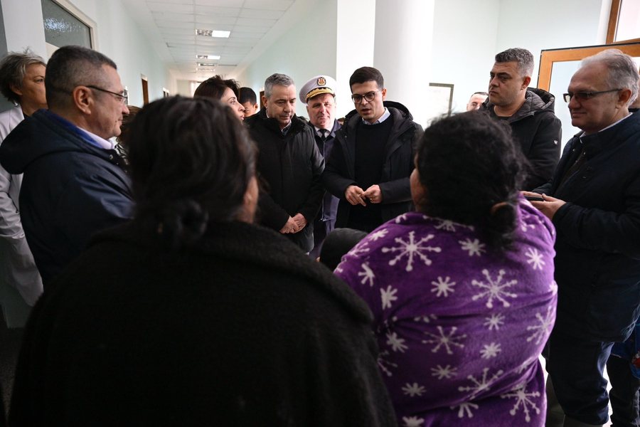 Nga pastrimi i rrugëve te ndihma ndaj banorëve, Rama ndan foto nga