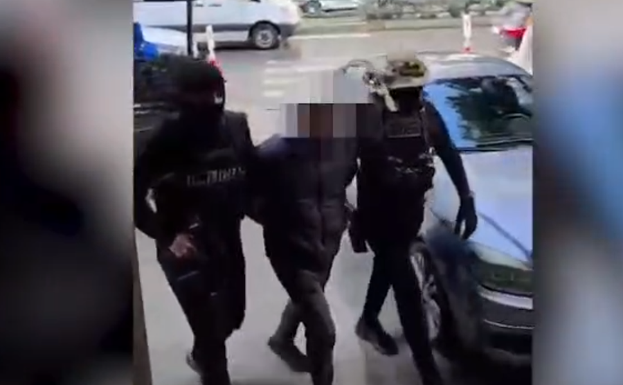 Kapet me q&euml;llim ekstradimi 38-vje&ccedil;ari i d&euml;nuar p&euml;r trafik