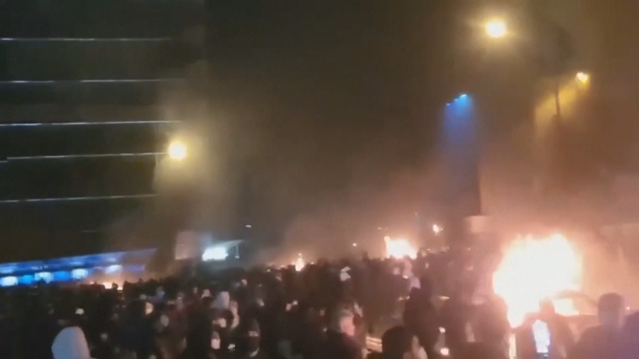 Protestat anti-qeveritare n&euml; jav&euml;n e dyt&euml;, spitalet jan&euml;