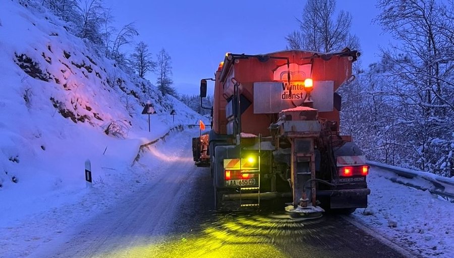 Temperatura ekstreme deri n&euml; minus 18 grad&euml; celsius gjat&euml;