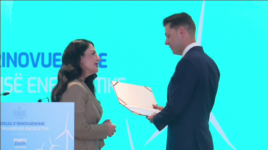 Balluku i jep certifikat&euml;n kompanis&euml; amerikane CWP, p&euml;r