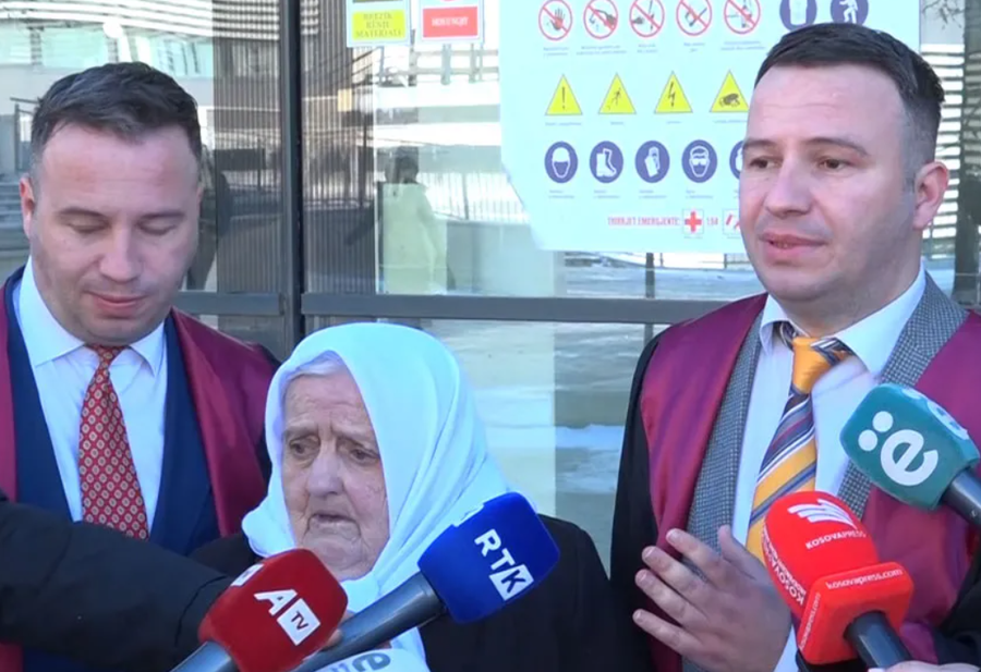 ​N&euml;na e binjak&euml;ve t&euml; vrar&euml; n&euml; Prizren k&euml;rkon