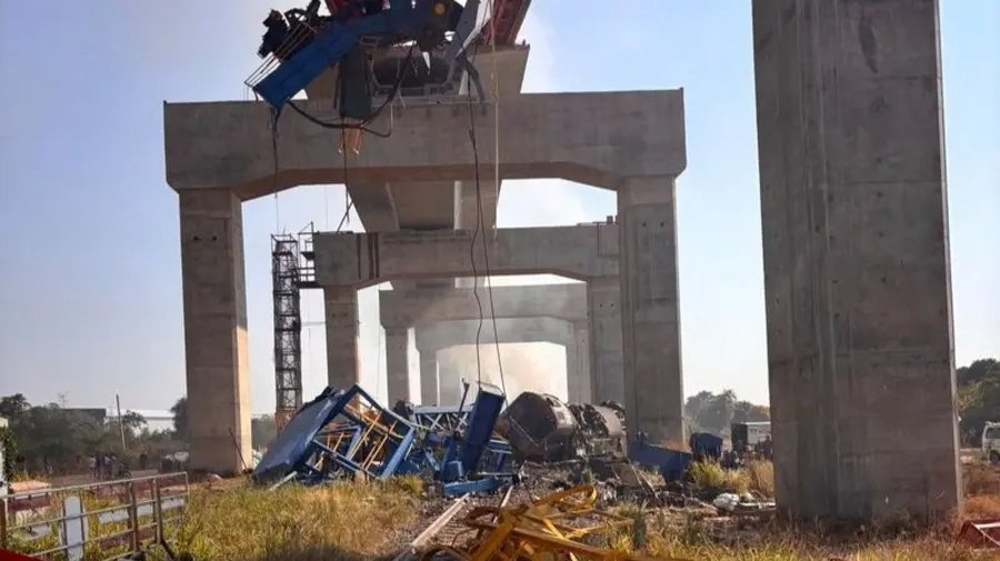 Vin&ccedil;i bie mbi tren n&euml; Tajland&euml;, 22 viktima