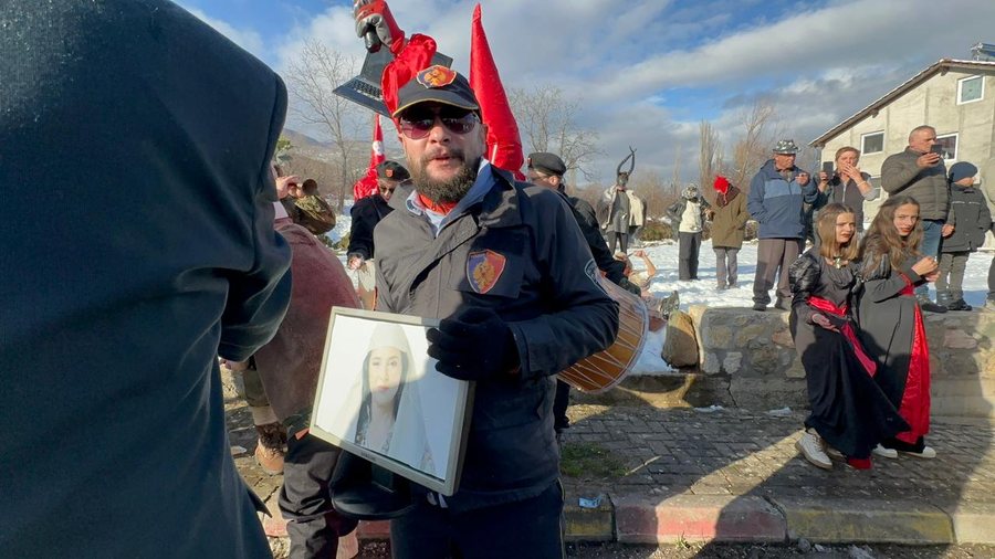 “Diella”, protagoniste në Karnavalet e Vevçanit