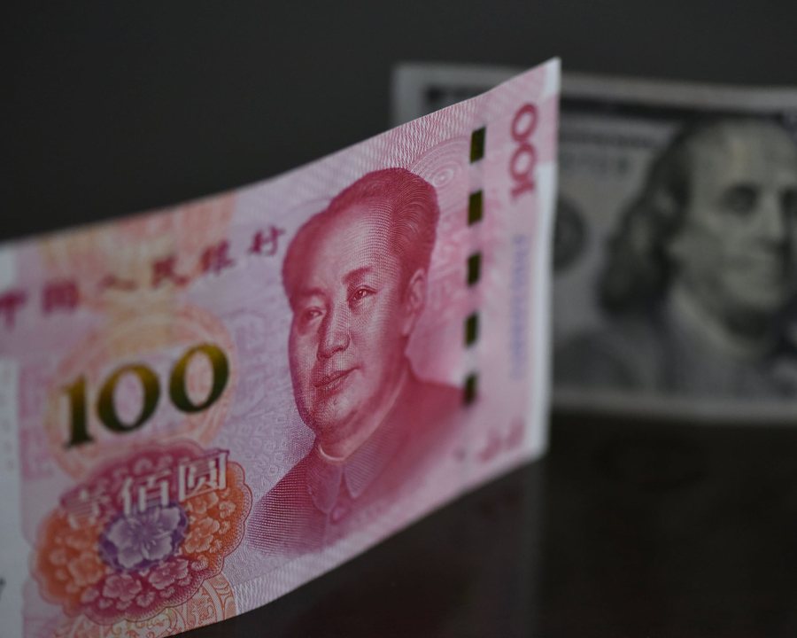 Pavar&euml;sisht tarifave amerikane, Kina raporton suficit tregtar rekord prej