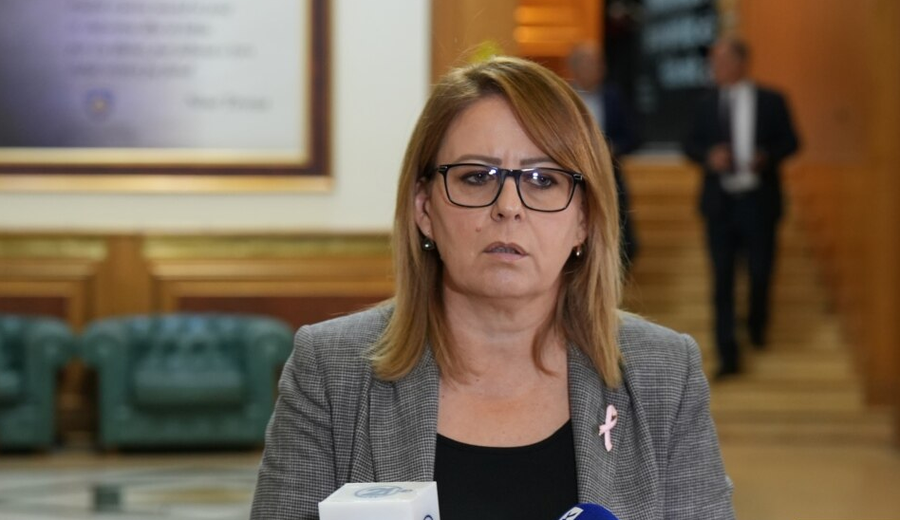 Kosov&euml;, Bajrami ofron dor&euml;heqjen dhe k&euml;rkon largimin e Abdixhikut