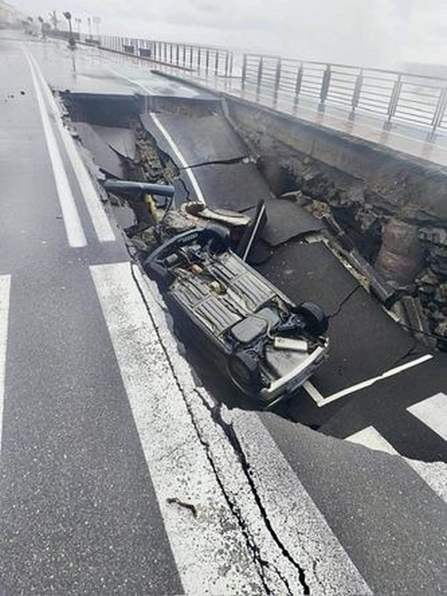 Mot i keq me stuhi përfshin jugun  shemben rrugë e varreza  mbyllen shkollat dhe pezullohen  