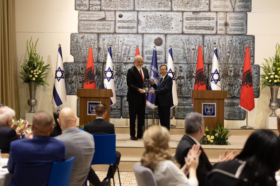 Nga fjalimi në Knesset te takimi ‘kokë më kokë’