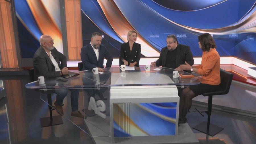 &ldquo;N&euml; Shqip&euml;ri vendosin nd&euml;rkomb&euml;tar&euml;t, te dera e