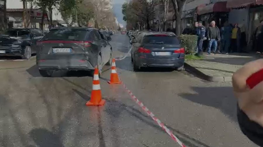 E r&euml;nd&euml; n&euml; Durr&euml;s! Babai godet me thik&euml; vajz&euml;n,