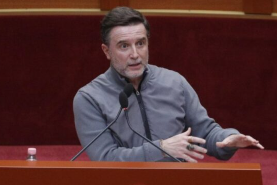 Bra&ccedil;e n&euml; Kuvend: Turizmi po nxit importin, jo prodhimin vendas