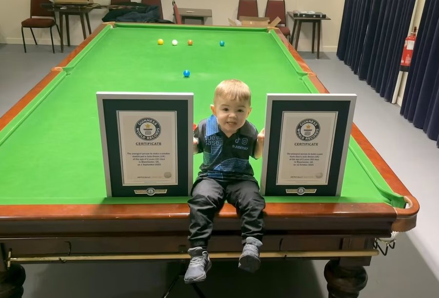 2-vjeçari futet në Librin e Rekordeve Guinness për goditjen e