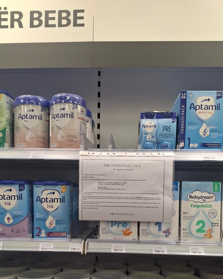 T&euml;rhiqet nga tregu Shqiptar nj&euml; seri e qum&euml;shtit pluhur Aptamil 1