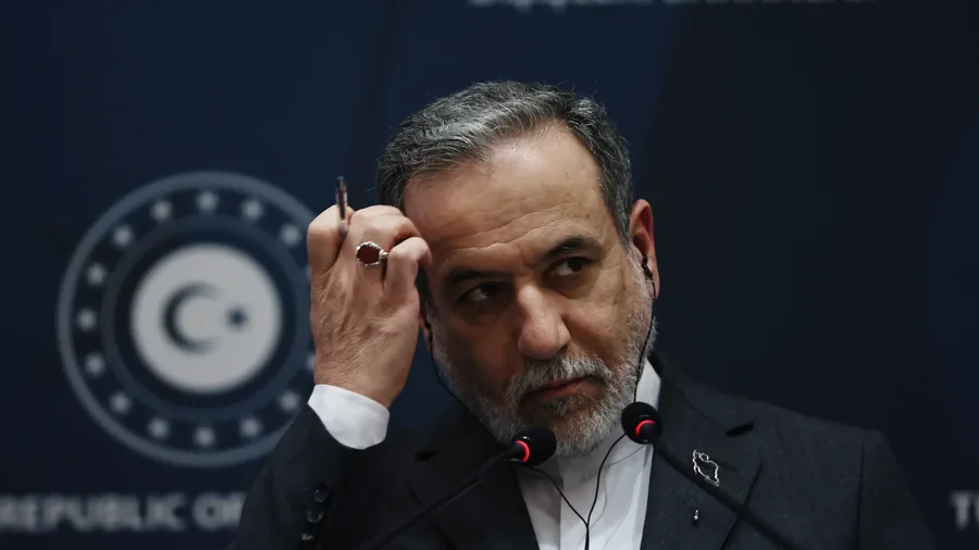 &ldquo;Duam marr&euml;veshje, por jo diktat&rdquo;, thirrja e Iranit p&euml;r