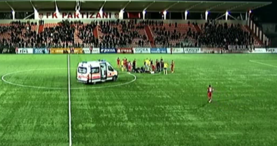Panik n&euml; ndeshjen Partizani-Elbasani, futbollisti i t&euml; kuqve humbet