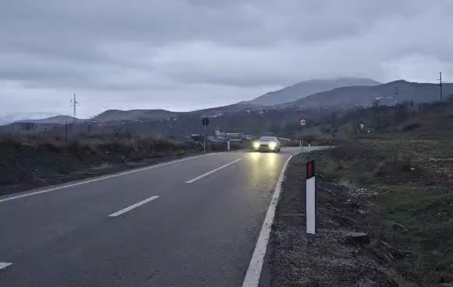 Bllokimi i rrugës në Librazhd devijon qarkullimin e mjeteve
