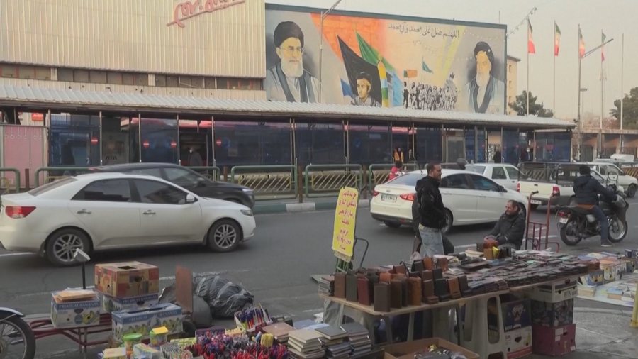 Në tryezë programi bërthamor, presidenti iranian urdhëron