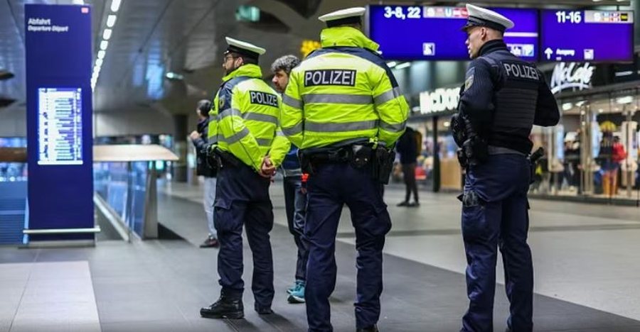 Vritet makinisti i trenit n&euml; Gjermani nga nj&euml; 26-vje&ccedil;ar pa