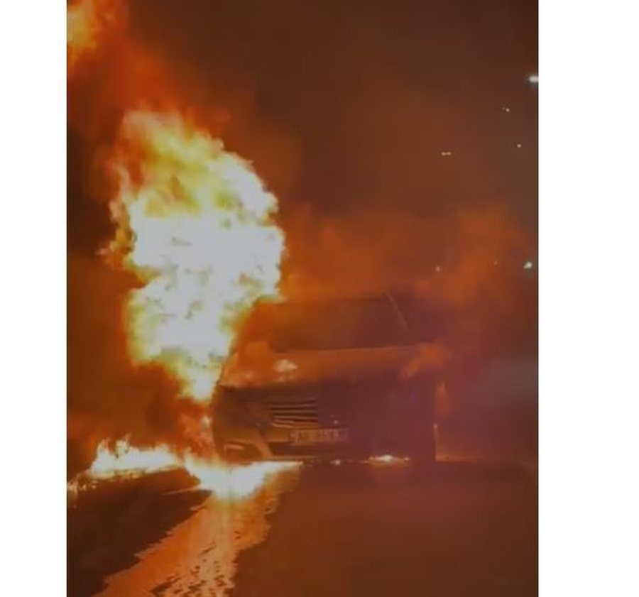 P&euml;rfshihet nga flak&euml;t automjeti n&euml; Vlor&euml;