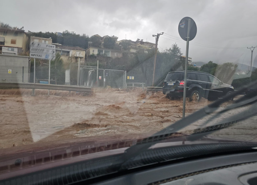 Moti i keq, p&euml;rmbytet nj&euml; pjes&euml; e sh&euml;titores n&euml;