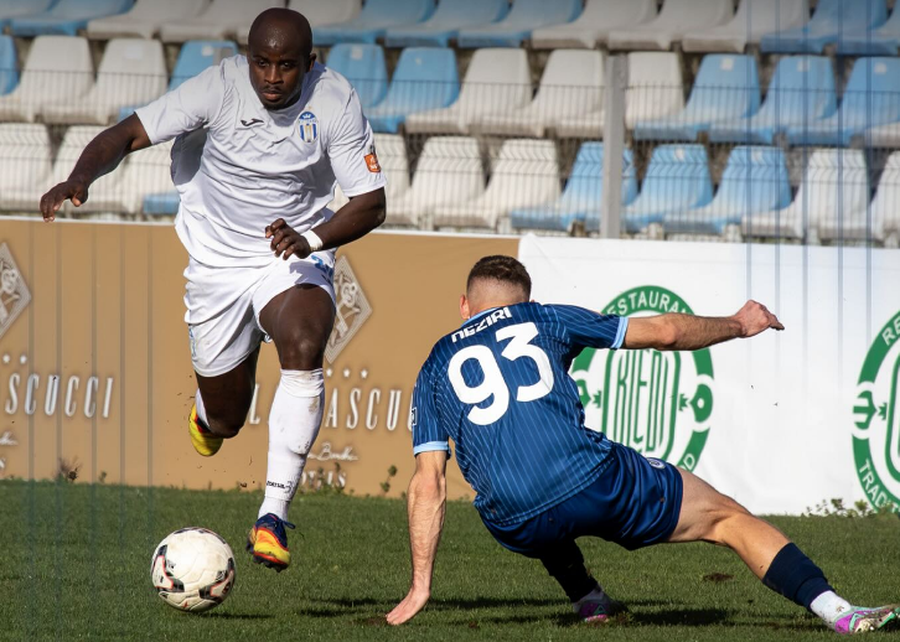 Tirana dhe Dinamo, sherr, karton i kuq dhe nga nj&euml; pik&euml; p&euml;r
