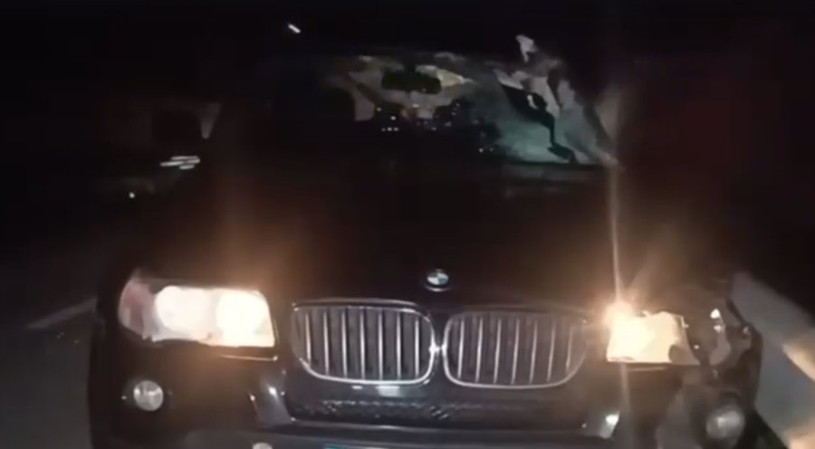 BMW-ja p&euml;rplaset me kalin n&euml; Lushnje, plagoset nj&euml; person, ngordh