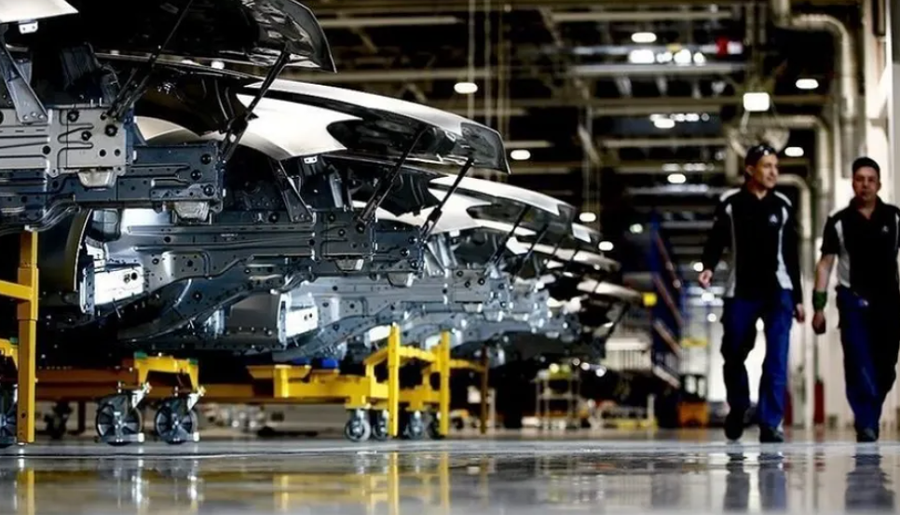 Ngrihet alarmi n&euml; Gjermani, drejtori ekzekutiv i Mercedes: Rritni or&euml;t