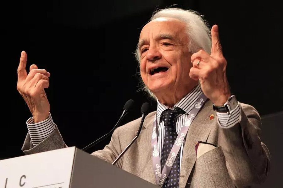 Nd&euml;rron jet&euml; fizikani Antonino Zichichi, shkenc&euml;tari q&euml;