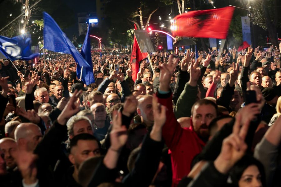 Berisha: Revolta p&euml;r largimin e Ram&euml;s, rruga e vetme p&euml;r t&euml;