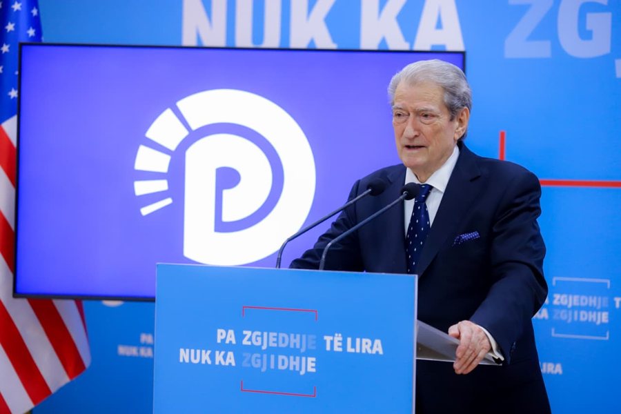 Berisha: Rama kishte p&euml;rgatitur ekzekutimin e protestuesve