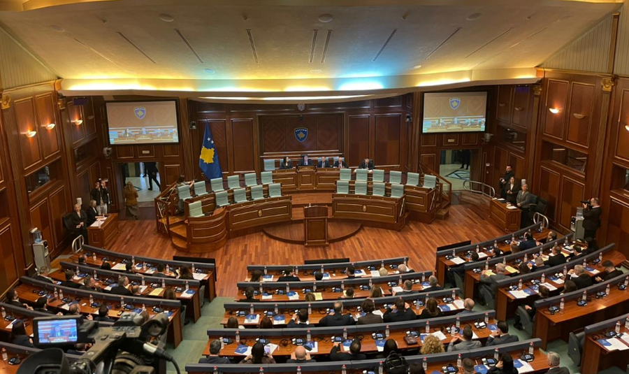 Nis seanca konstituive e Kuvendit t&euml; Kosov&euml;s, pritet propozimi i